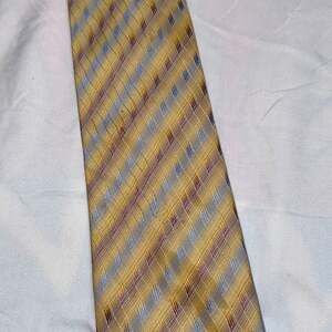 Homo Véneto Geometric   Necktie Gold and Blue Mosaic